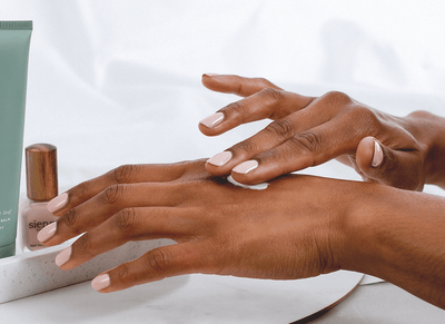 How to avoid dry hands & damaged nails this Winter
