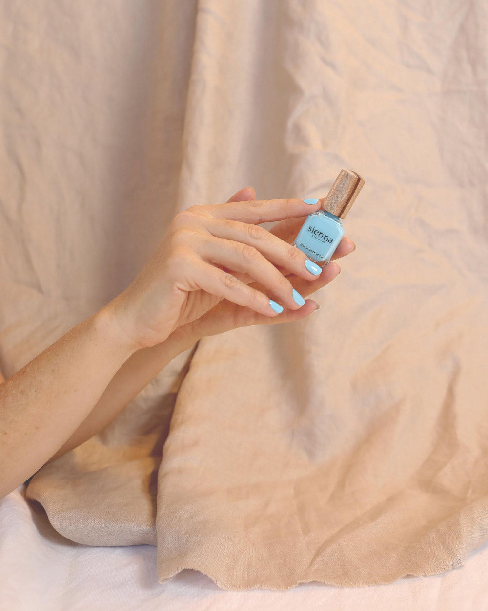 Breathe Nail Colour Fair Skin Tone