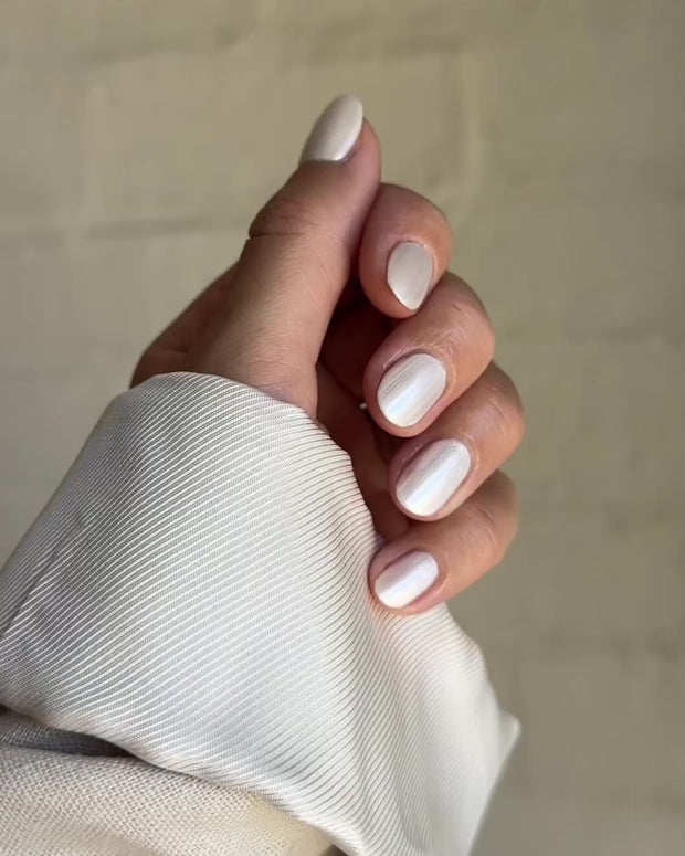 Aura | Snow-White Pearl | Vegan & Natural Nail Polish – sienna.co