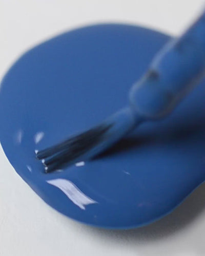 electric blue nail polish drop by sienna